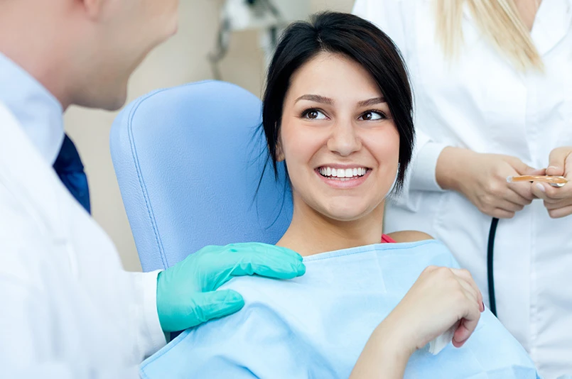 patient-smiling-at-great-consultation